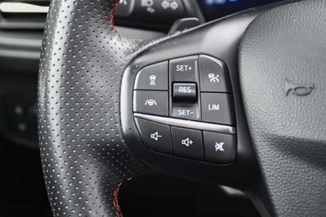 Ford Focus (2023) thumbnail 33