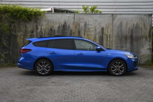 Ford Focus (2023) thumbnail 5