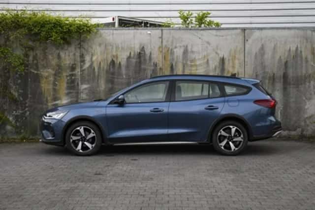 Ford Focus (2025) thumbnail 3