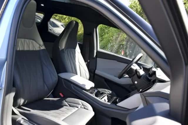 Ford Explorer (2024) thumbnail 11