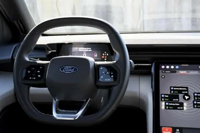 Ford Explorer (2024) thumbnail 18