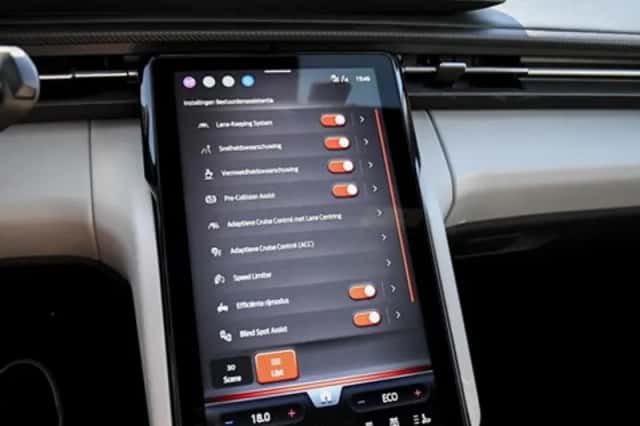 Ford Explorer (2024) thumbnail 28