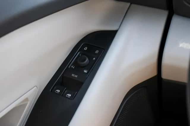 Ford Explorer (2024) thumbnail 40