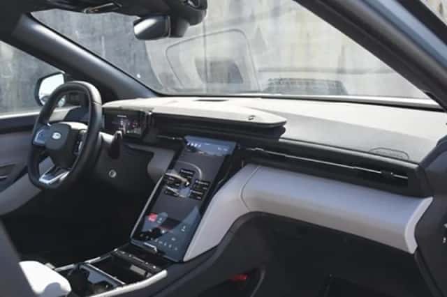 Ford Explorer (2024) thumbnail 10