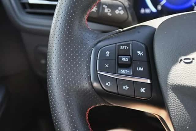 Ford Kuga (2022) thumbnail 35