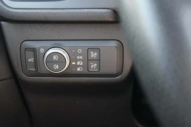 Ford Kuga (2022) thumbnail 37