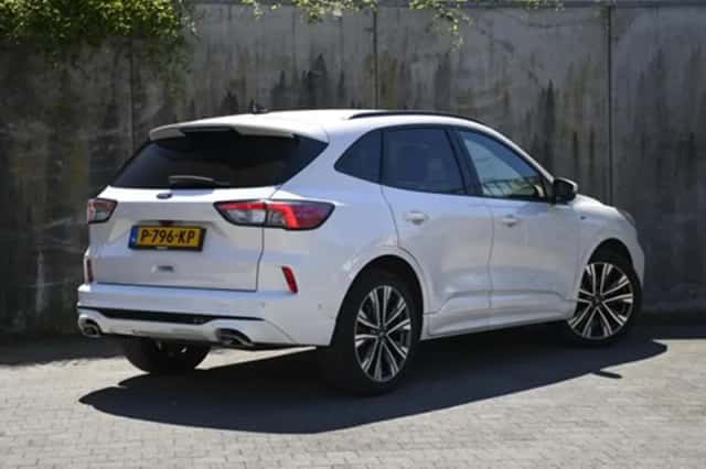 Ford Kuga (2022) thumbnail 5