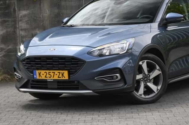 Ford Focus (2019) thumbnail 2