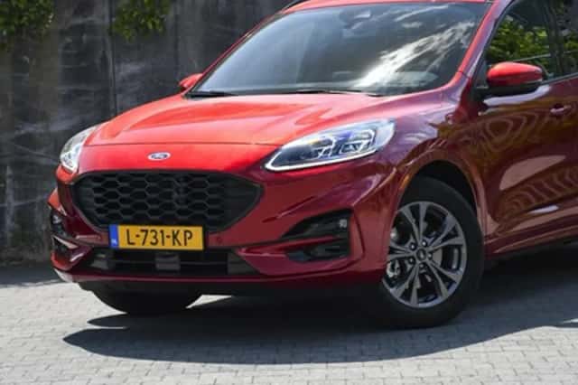 Ford Kuga (2021) thumbnail 2