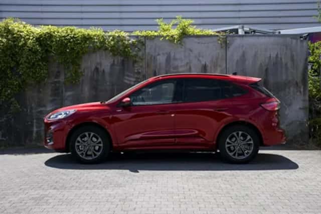 Ford Kuga (2021) thumbnail 3