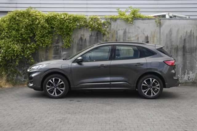 Ford Kuga (2022) thumbnail 3