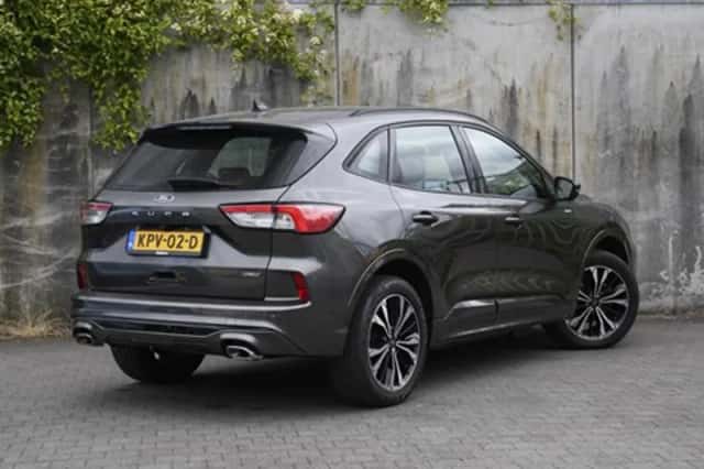 Ford Kuga (2022) thumbnail 5
