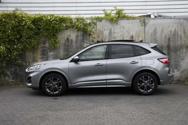 Ford Kuga (2023) thumbnail 4