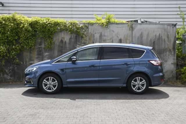 Ford S-Max (2023) thumbnail 3