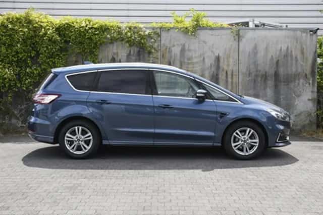 Ford S-Max (2023) thumbnail 4