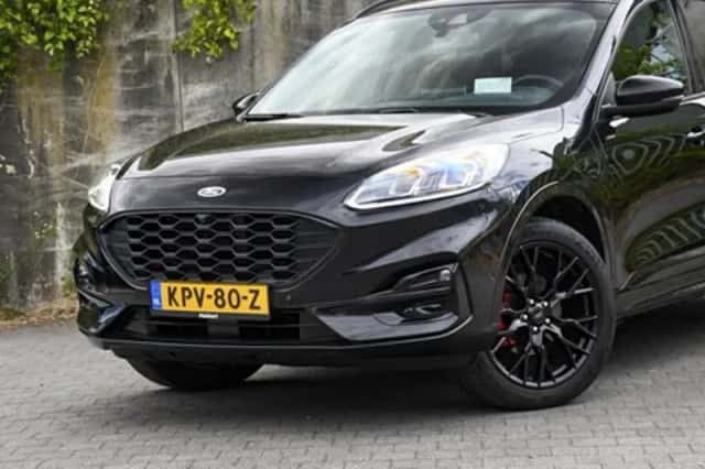 Ford Kuga (2023) thumbnail 2