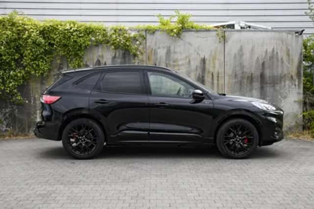 Ford Kuga (2023) thumbnail 4