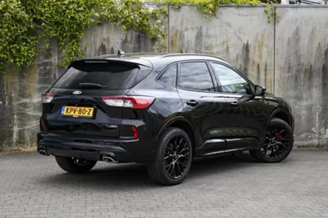 Ford Kuga (2023) thumbnail 5