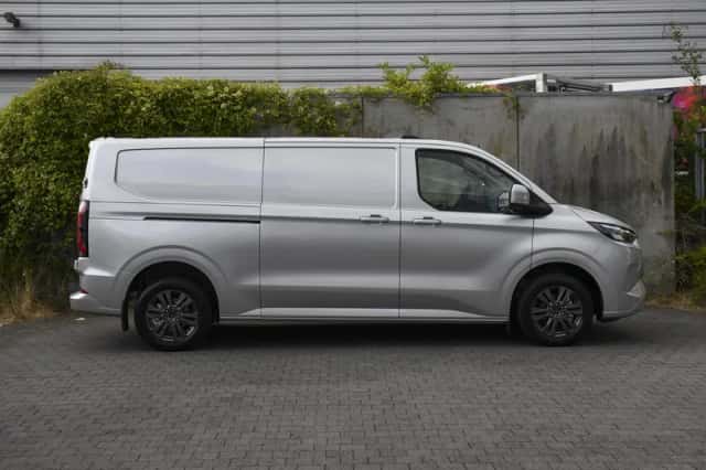 Ford E-Transit Custom (2026) thumbnail 4