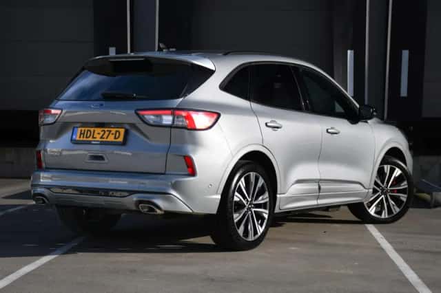 Ford Kuga (2022) thumbnail 4