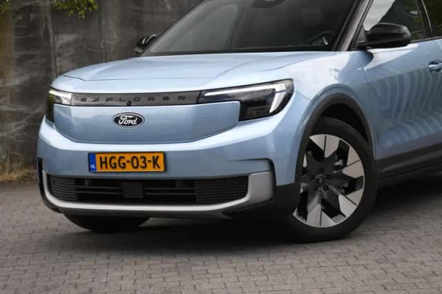 Ford Explorer (2025) thumbnail 2