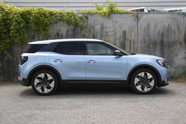 Ford Explorer (2025) thumbnail 4