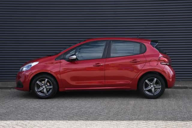 Peugeot 208 (2017) thumbnail 3