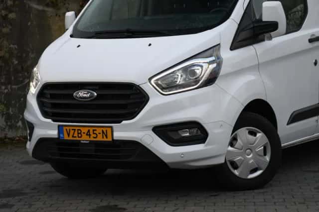 Ford Transit Custom (2023) thumbnail 2