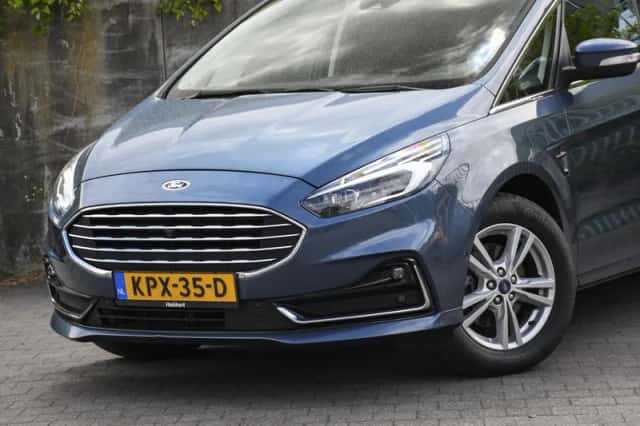 Ford S-Max (2023) thumbnail 2