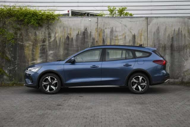 Ford Focus (2025) thumbnail 3