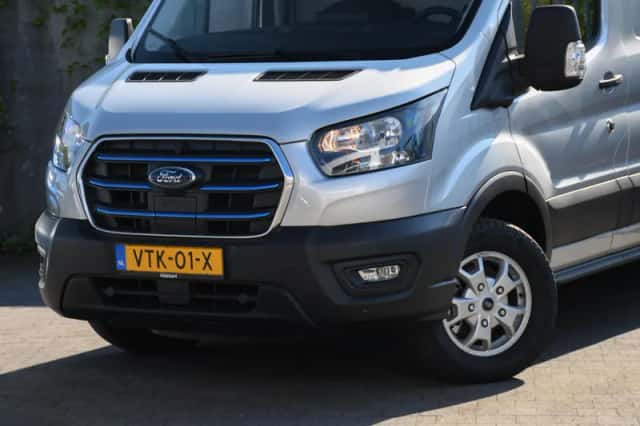 Ford E-Transit (2023) thumbnail 2
