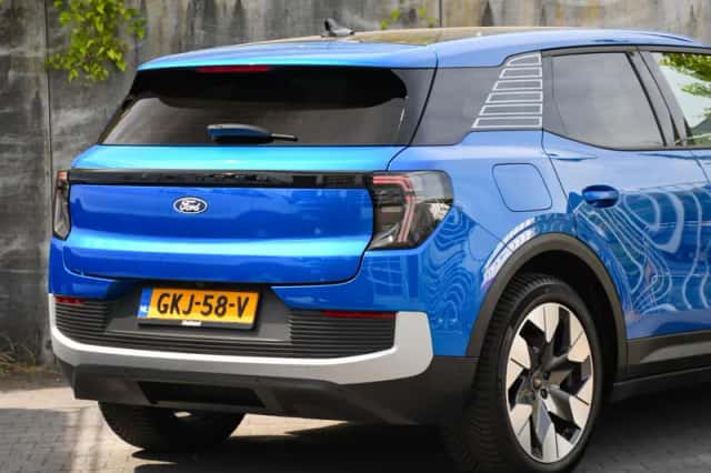 Ford Explorer (2024) thumbnail 6