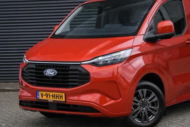 Ford Transit Custom (2024) thumbnail 2