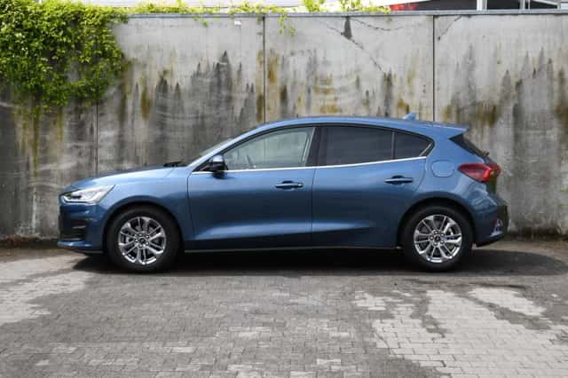 Ford Focus (2025) thumbnail 3
