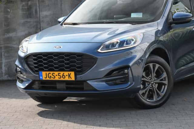 Ford Kuga (2024) thumbnail 2