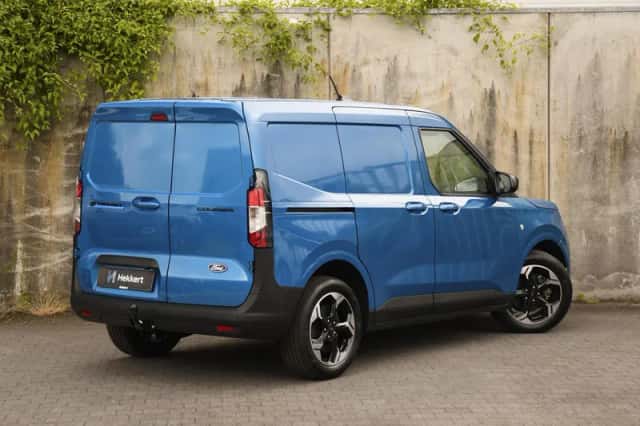 Ford E-Transit Courier (2026) thumbnail 5
