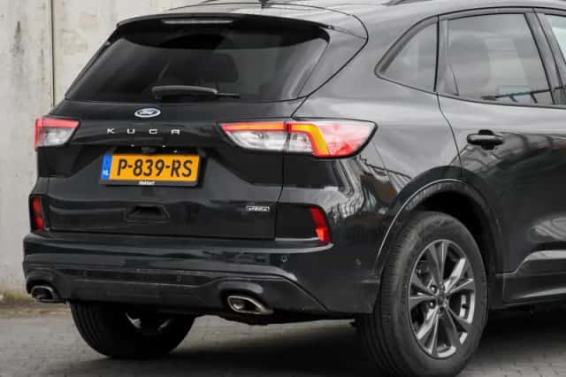 Ford Kuga (2022) thumbnail 5