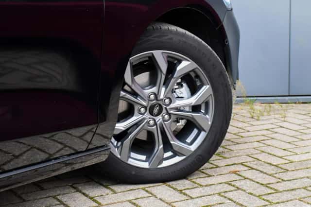Ford Focus (2024) thumbnail 6