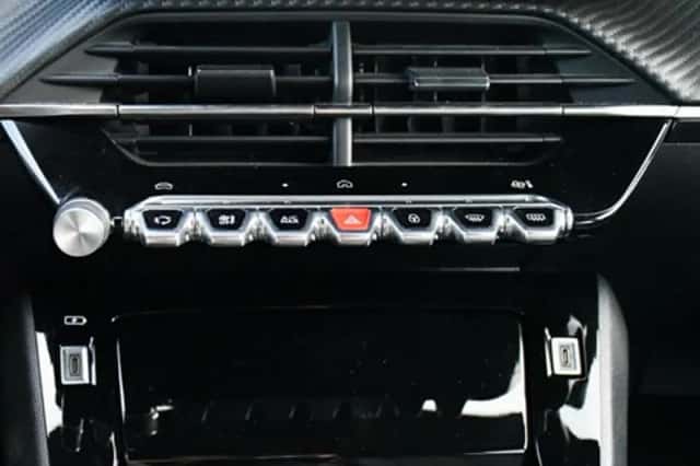 Peugeot 2008 (2024) thumbnail 21