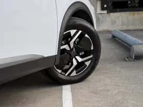 Peugeot 2008 (2024) thumbnail 7