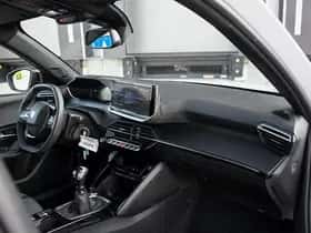 Peugeot 2008 (2024) thumbnail 9