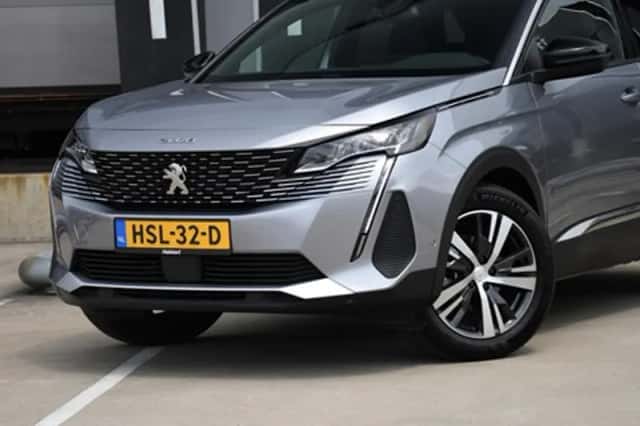 Peugeot 3008 (2024) thumbnail 2
