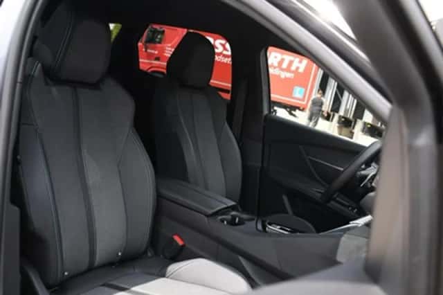 Peugeot 3008 (2024) thumbnail 13