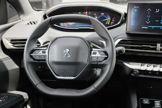 Peugeot 3008 (2024) thumbnail 18