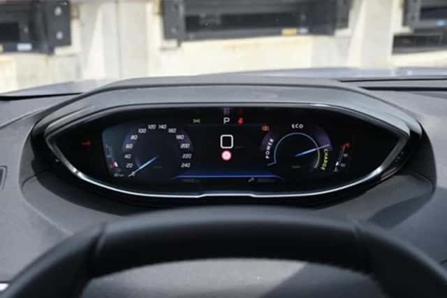 Peugeot 3008 (2024) thumbnail 19