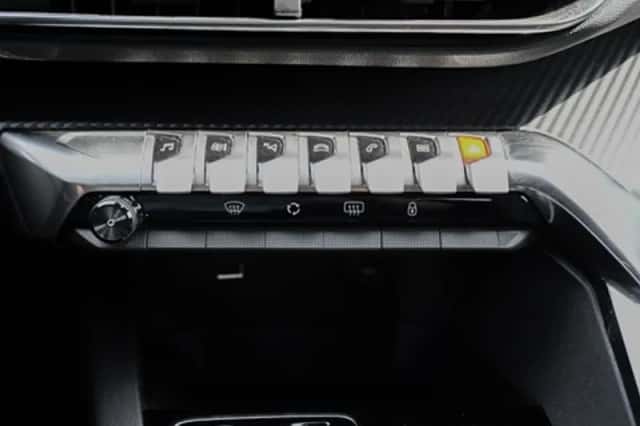 Peugeot 3008 (2024) thumbnail 25
