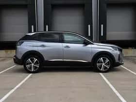 Peugeot 3008 (2024) thumbnail 4