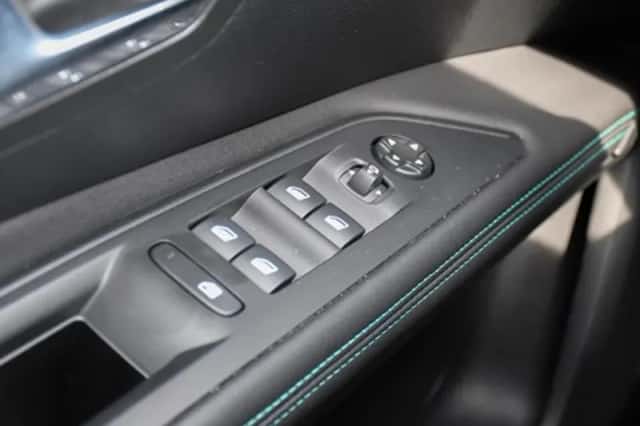 Peugeot 3008 (2024) thumbnail 33