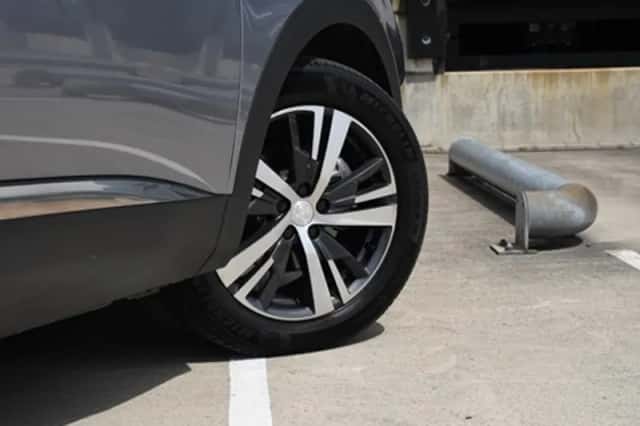 Peugeot 3008 (2024) thumbnail 8