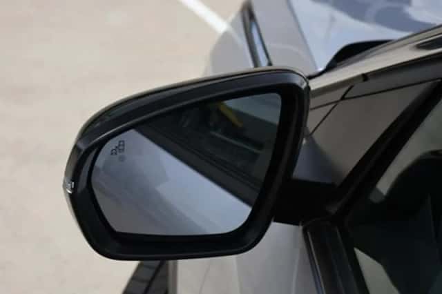 Peugeot 3008 (2024) thumbnail 10
